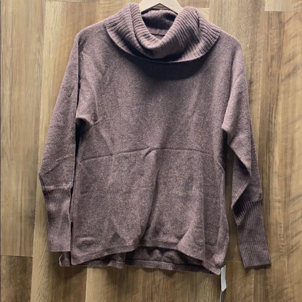 InCashmere Turtleneck Sweater 